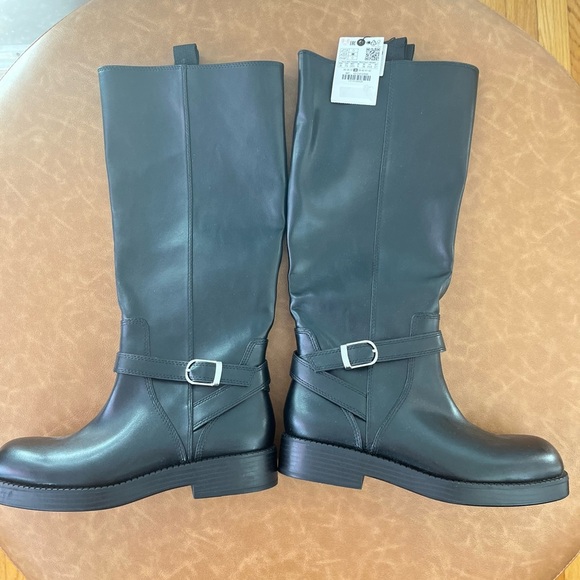 NWT ZARA FLAT BOOT SIZE 7.5 AND 6
🚨FIRM PRICE - Picture 8 of 11